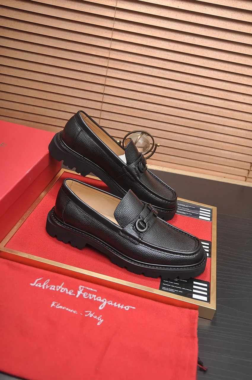 Men's shoes 💰680💶 [Ferragamo/Ferragamo] The latest model in the counter. Original imported high-quality cowhide with open sides + imported 🐂 water-dyed cowhide lining + original luxury metal buckle + original combination outsole. Comparison without pressure 38--45 (45 is custom-made and cannot be returned or exchanged)